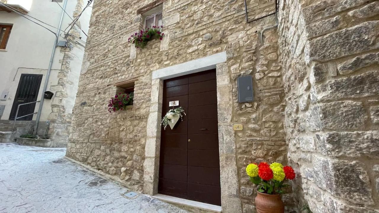 Casa Vacanze Margiu Pater Domus Goriano Sicoli ภายนอก รูปภาพ