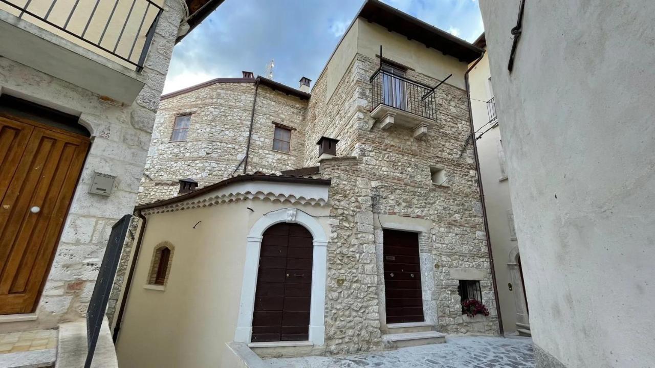 Casa Vacanze Margiu Pater Domus Goriano Sicoli ภายนอก รูปภาพ